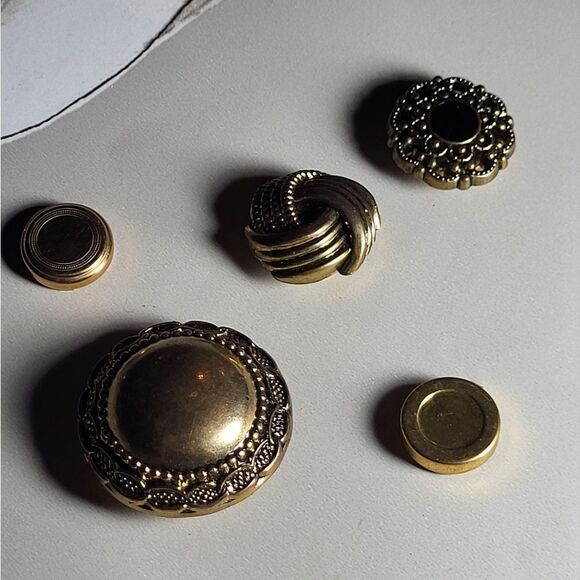 Lot of 5 Vintage Gold Button Covers - Picture 4 of 5